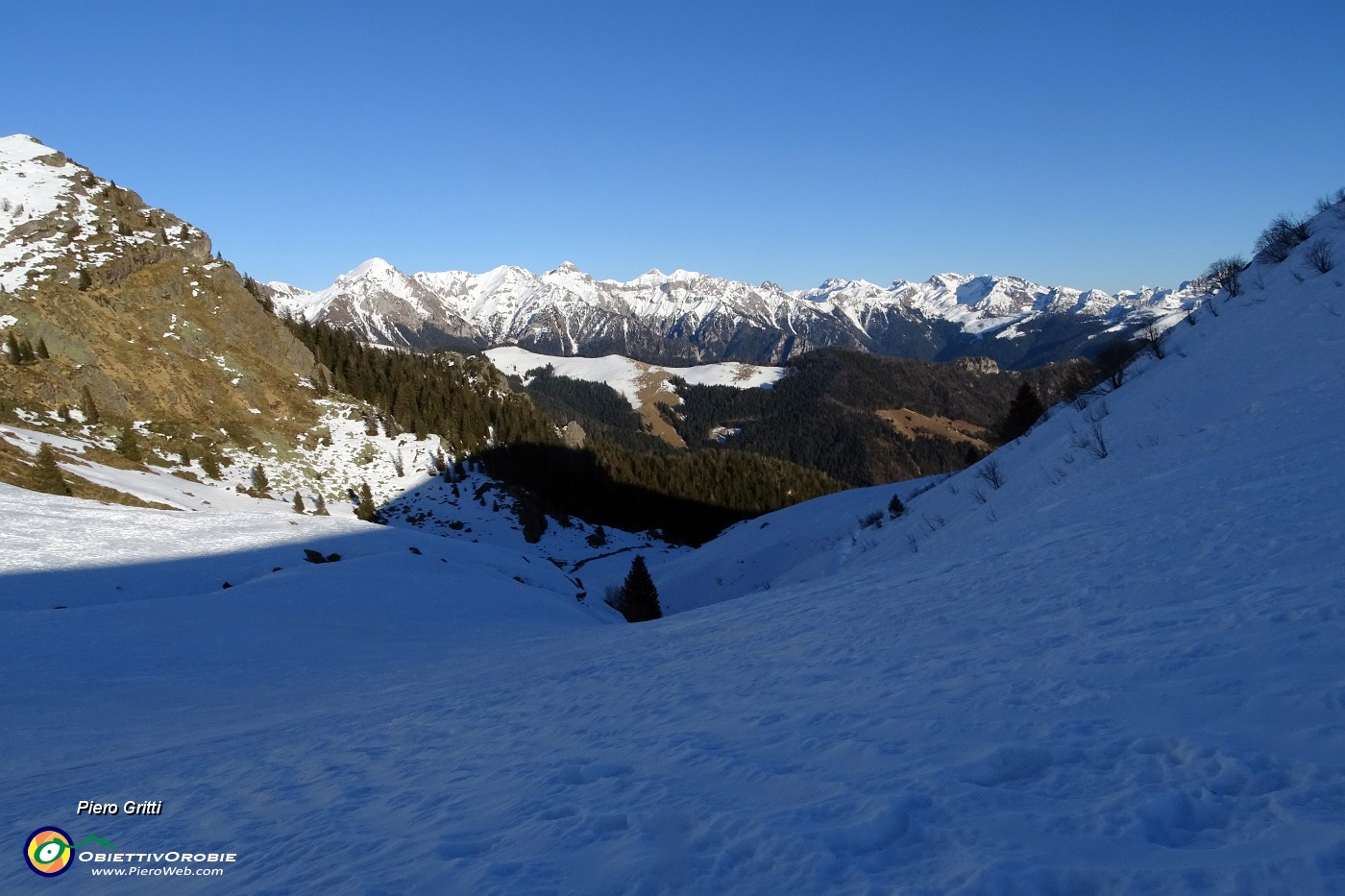 68 Bella vista verso la costiera Cavallo-Pegherolo-Secco...).JPG -                                